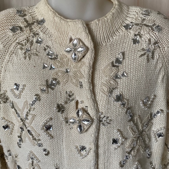 REDUCED 🪷Vtg “Gantos”knit Cardigan sweater with beads/pearls/bling - Picture 5 of 17